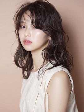 シック(sick) 大人のロングレイヤースタイル