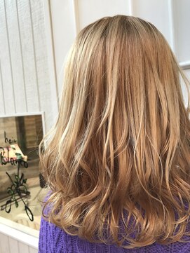 ヘアー ブランコ(hair Blanco) 明るさ重視、キャラメルイエロー