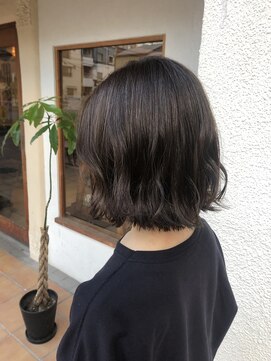 リゴッツ ドゥア プトゥリ(Regottz dua putri) 10代20代30代*外ハネ*春カラー*ベージュカラー*ブルージュ