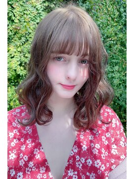 クーエフー(coo et fuu) 外国人風フリンジウェーブのミディアム♪前髪はキュートに♪藤沢