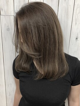 ローウェル(Rowel) アッシュベージュ×ワンカール