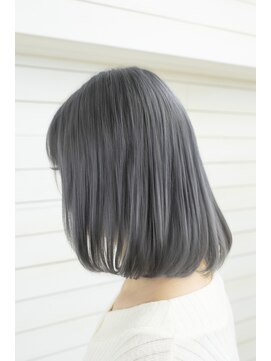 エコモ ヘアー(E Komo hair) ブルーシルバー/とろみボブ