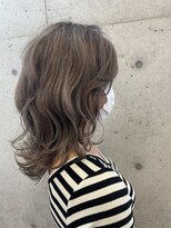 アミークス(amicus)&nbsp;【amicus】yuka style くびれミディアム×グレージュ