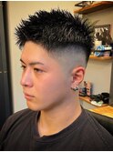 1067黒髪短髪ショートツーブロック刈り上げ束間アップバング