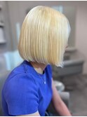 5767ミルクティーアッシュハイトーンカラー切りっぱなしボブ
