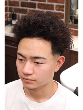 アクセプトザワールドバーバー(Accept the world barber) ハードパーマ×ローフェード