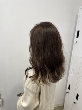 グロウオモロマチ(GLOW OMOROMACHI) GLOW#ダブルカラー#ブリーチカラー#ナチュラルカラーミディアム