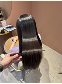 うる艶ストレートで憧れの髪に。