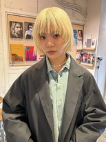 ルーム(Loom.)&nbsp;ハイトーンブロンド　レイヤーボブ