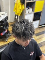 バーバーブロス(BAR BER bro's)&nbsp;ツイストスパイラル×メッシュ/ハイライト／浦安/メンズパーマ