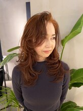 ユアナ(Yuana)&nbsp;柔らかく動く白髪ぼかしレイヤーカット髪質改善