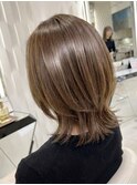 ブリーチなしカラー◎艶髪ベージュ×大人可愛いくびれイヤー