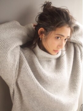 サングース(Sungoose) 〈Sungoose〉ワンレンホワイトベージュカラーリラックスボブ