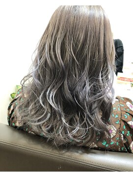 ヘアーメイクパーソナル 1ブリーチで色持ち重視のシアーラベージュ