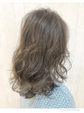 グランアージュ 北千住(grandage) くすみブルーで透明感×ウェーブ*grandage北千住*榎本