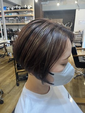 ラシクベル(Lashiku Belle) 刈り上げハイライトボブ  12/21