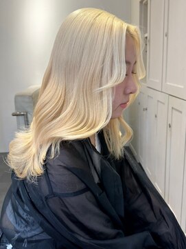 ベレーザ 渋谷(BELEZA) 4986ニュアンスカラー艶髪ハイトーンシルキーベージュ韓国波巻き