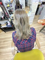 ラッコのおひるね&nbsp;白髪ぼかしハイライト　オリーブベージュ