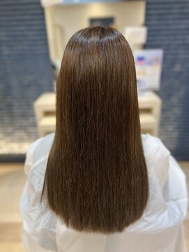 ヴィヴァーチェイルソーレ(VIVACE ilsole) 20代30代40代大人可愛い髪質改善カラー艶感ストレート透明感