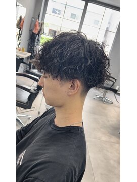 エレナ(elena) ツイストスパイラルパーマブルーブラックマッシュ