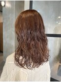 ラフなふわくしゅパーマ×やわらかい透明感あるベージュ系カラー