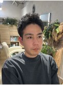 30代大人メンズ黒髪スパイキーショート