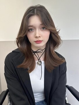 ジーナ 新宿(Zina) 髪質改善＊センターパートふんわりレイヤーカット＊【Zina新宿】