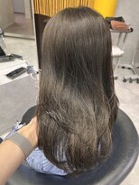 シティ(CITY)&nbsp;オリーブグレージュカラー　レイヤーカット　透明感カラー