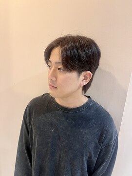 レジナヴィータ 栄(Reginavita) 毛流れセンターパート