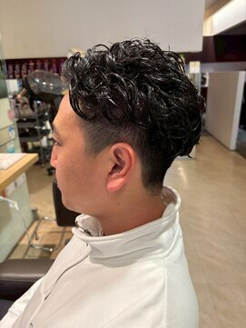 エヌアンドエーコンティ(N&A CONTi) 濡れた質感が大人の色気を演出◎ハードパーマ