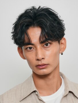 フィフスパーク(fifth PARK) 渋谷センターパート毛流れメンズカットフェザーパーマ微分け緩め