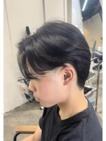 イシ(isi)&nbsp;曲がる縮毛矯正／メンズ縮毛矯正／センターパート／門真