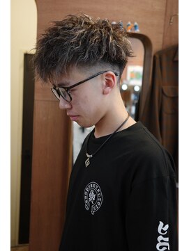 エディ(Edy) スパイキーショート刈り上げスキンフェード外国人風ローライト