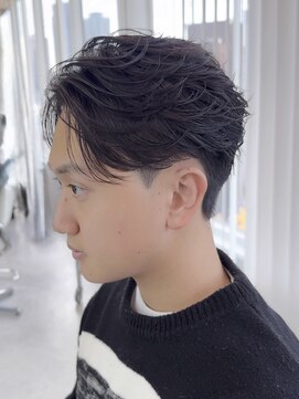 リヴ オオサカ(LIV OSAKA) 毛流れセンターパートフェザーショートフェザーパーマ