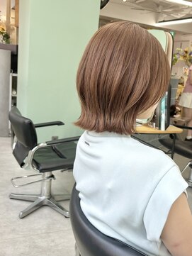 ヒビヲ 横浜西口店(HIBIO) ブリーチミルクティーベージュ顔まわりカットレイヤーボブ