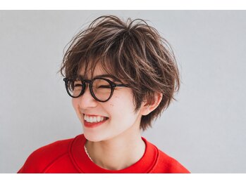 ウタシロイロ(uta shiroiro)の写真/シンプルだけど、ちゃんと洒落てる。utaのショートは、“似合う”と“抜け感”がちょうどいい。