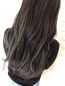 アットホーム(@HOME) 透け感グレージュにハイライト