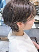 トルネード(TORNADO)&nbsp;外国人風ショートボブ ハイライト 前髪インナーカラーグレージュ