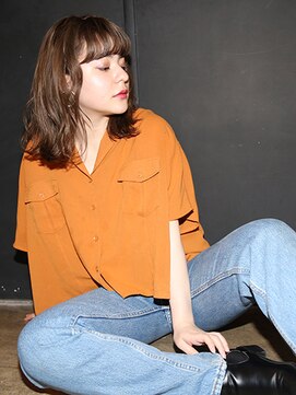 サバービア(suburbia) 『カット+ファストブリーチ+ホワイトグレージュ』