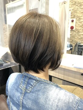 ビースリー ロア イルミナカラー×ショートボブ 2021/6/3[横浜/横浜駅]