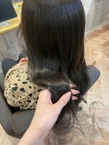 ジーナ 福岡千早(Zina)&nbsp;【Zina千早】カーキグレージュ/レイヤーロング/20代30代40代