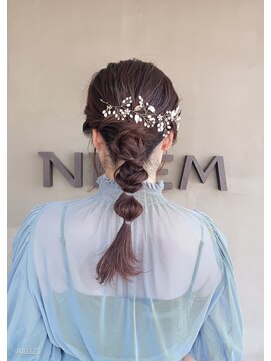 ニーム(NEEM) ポニテールアレンジ
