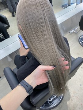 ペレ 栄店(PELE) 黒髪/グレーベージュ/レイヤーロング/ブリーチ/栄/名駅