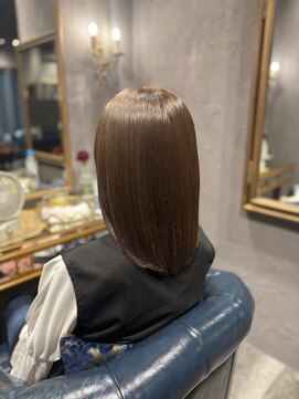 アルベラ(ALVELLA) 艶ベージュブラウン