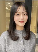 顔周りレイヤーカットくびれヘアミルクティーベージュカラー