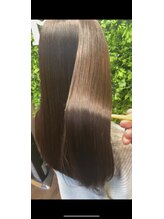 Q2. METEOストレートをかけた後、ヘアアイロンで巻き髪にすることはできますか？