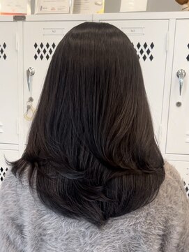 プラチナ(PLATINA) ハイレイヤーレイヤーカットブリーチ無しカラー顔周り韓国