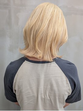 ニィニ(niini.) ブロンドベージュ