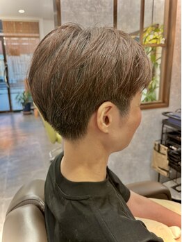 ハナ(Hana)の写真/カット技術に自信あり！骨格を見極め、細部まで計算したカットで、扱いやすいスタイルに♪<塚口/武庫之荘>