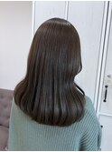 オリーブベージュ